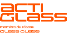 Logo réseau GLASS GLASS pour lechartier-actiglass à Carcassonne sur fond orange et blanc
